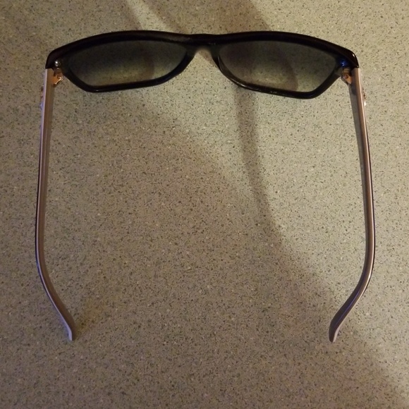 Gucci Sunglasses - Picture 4 of 4